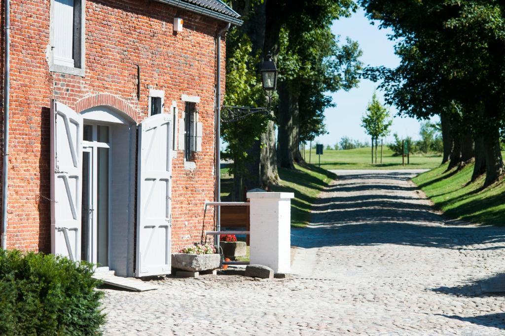 Hotel Golf De Pierpont Bons Villers Exteriör bild