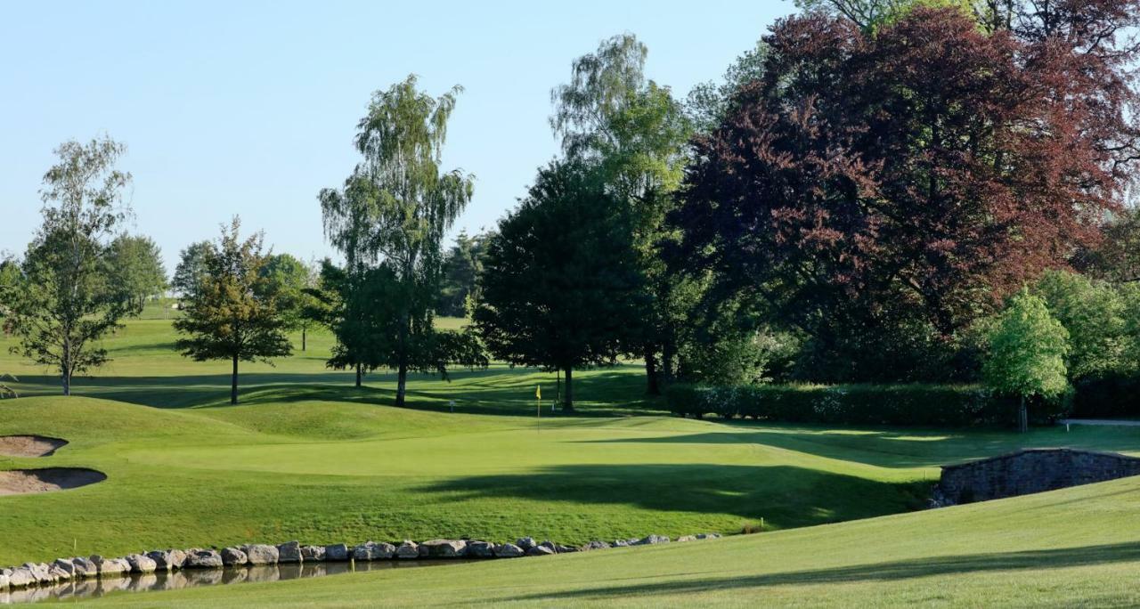 Hotel Golf De Pierpont Bons Villers Exteriör bild